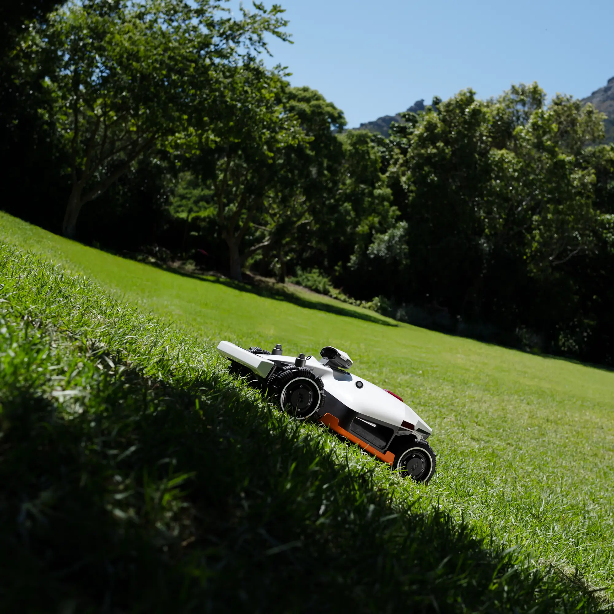MAMMOTION LUBA 2 AWD - Image 5